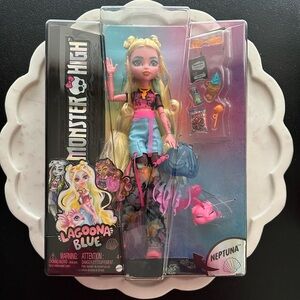 Monster High ~ Lagoona Blue with Neptuna